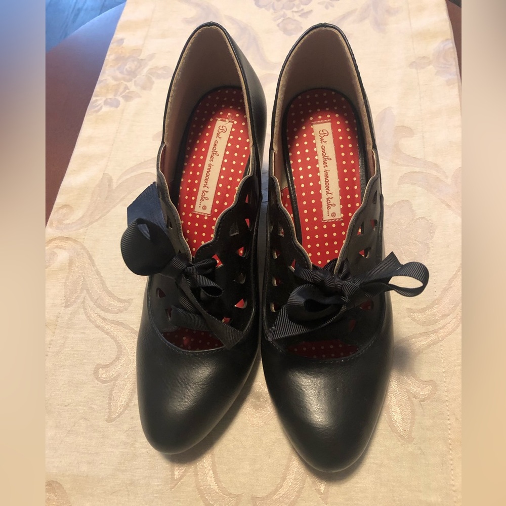 Vintage black heels Size 9